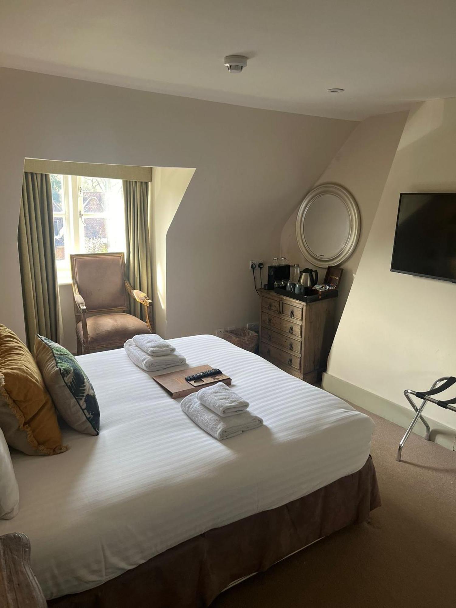 The Swan Inn Чиддингфолд Номер фото